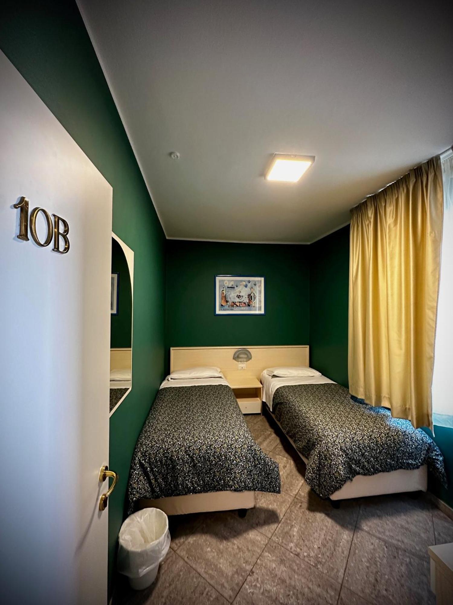 Italia Hotel 3*